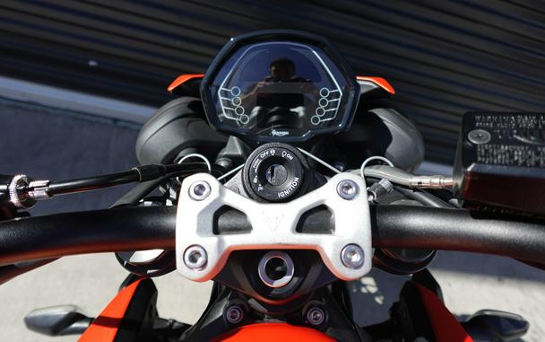 2025 Triumph Street Triple 765 R