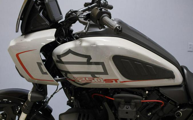 2025 Harley-Davidson® RA1250ST - Pan America® 1250 ST