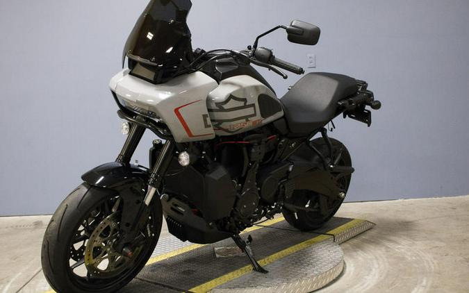 2025 Harley-Davidson® RA1250ST - Pan America® 1250 ST