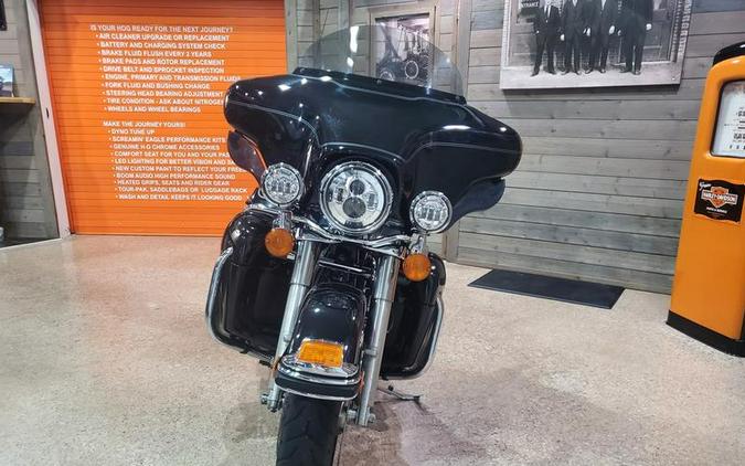 2010 Harley-Davidson® FLHTCU - Ultra Classic® Electra Glide