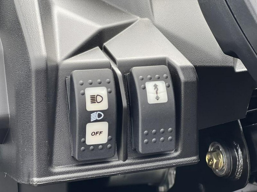 2025 Can-Am® Maverick Sport X rc 1000R