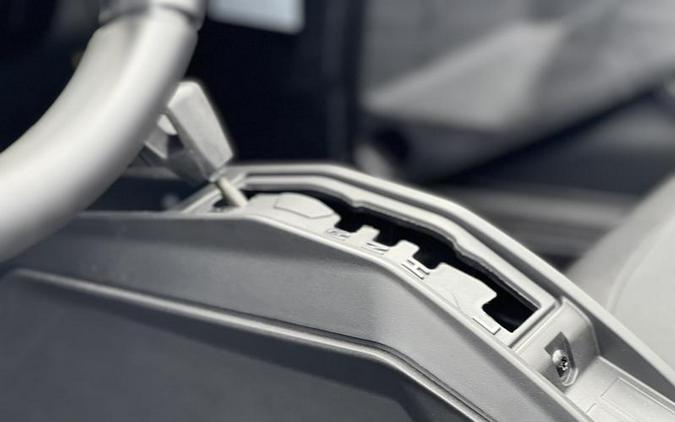 2025 Can-Am® Maverick Sport X rc 1000R