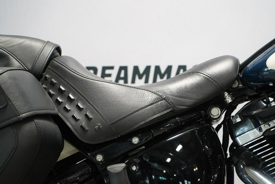 2019 Harley-Davidson® FLHCS - Heritage Classic 114