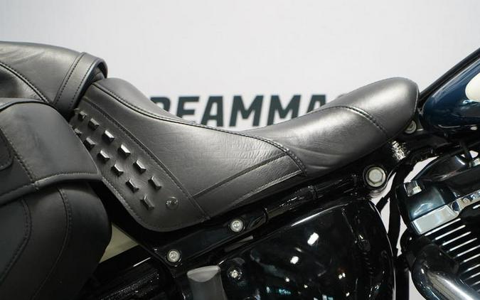 2019 Harley-Davidson® FLHCS - Heritage Classic 114
