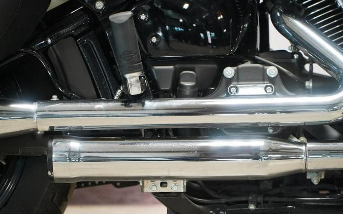 2019 Harley-Davidson® FLHCS - Heritage Classic 114