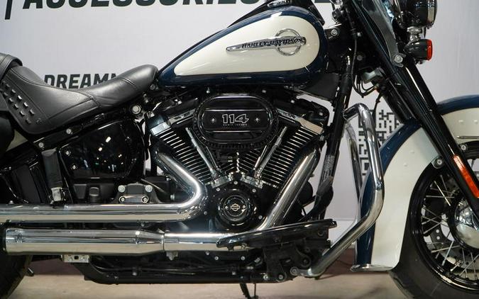 2019 Harley-Davidson® FLHCS - Heritage Classic 114