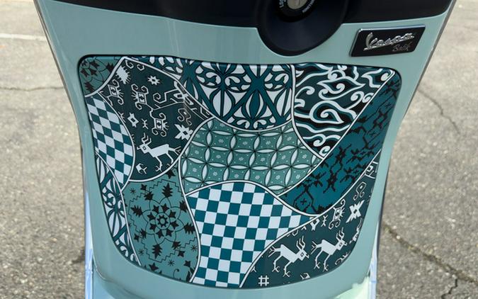 2025 Vespa Primavera 50 Batik