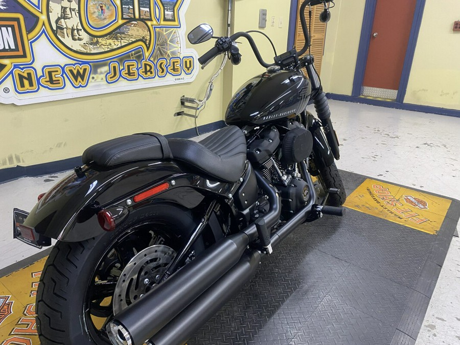 2024 Harley-Davidson Street Bob 114 Vivid Black - Black Finish