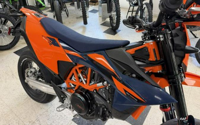 2026 KTM 690 SMC-R