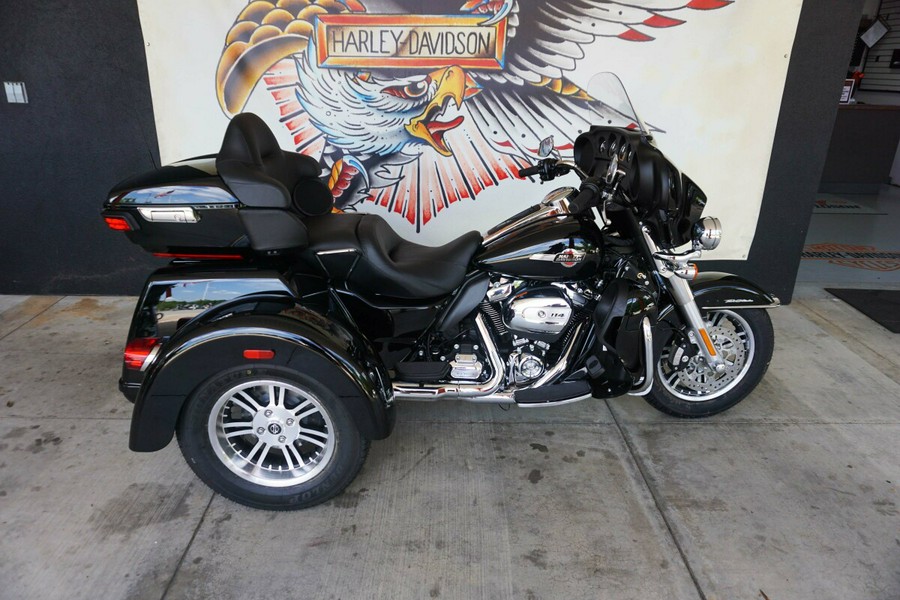 2024 Harley-Davidson Tri Glide Ultra Vivid Black