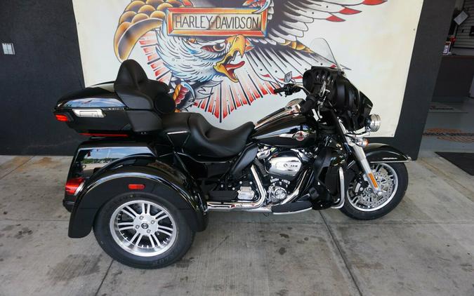 2024 Harley-Davidson Tri Glide Ultra Vivid Black