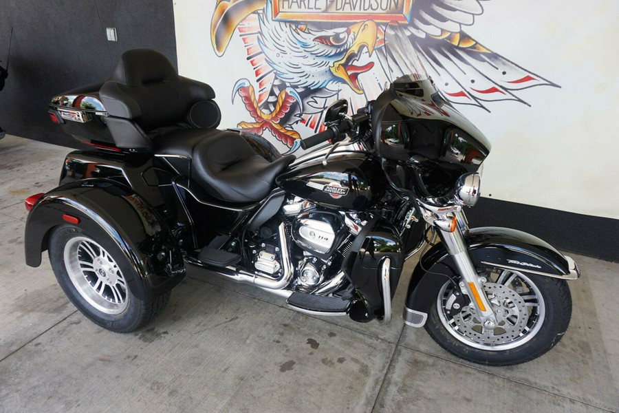 2024 Harley-Davidson Tri Glide Ultra Vivid Black