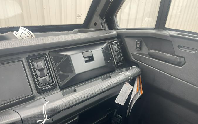 2026 Can-Am Defender MAX XT CAB HD11