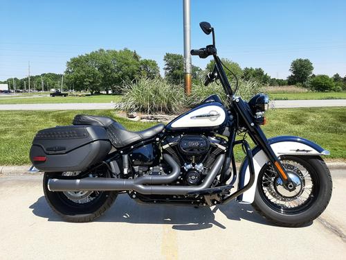 2018 Harley-Davidson Softail Heritage Classic 114 Review — From...