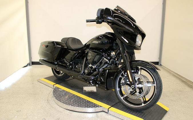 New 2024 Harley-Davidson Street Glide Grand American Touring FLHX Motorcycle For Sale In Miami, Florida