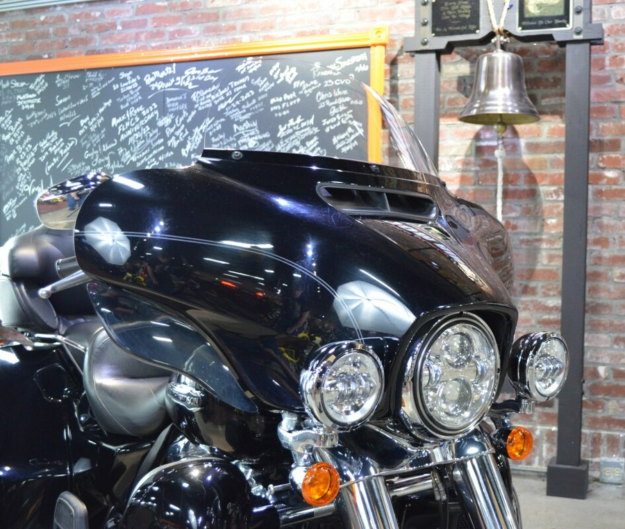 2018 Harley-Davidson Tri Glide Ultra Vivid Black