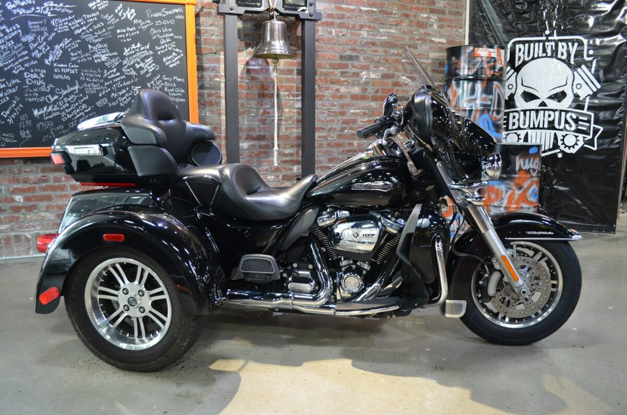 2018 Harley-Davidson Tri Glide Ultra Vivid Black