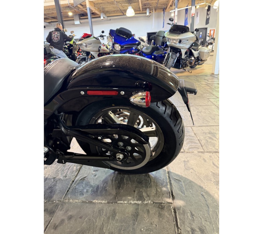 2022 Harley-Davidson Softail Standard