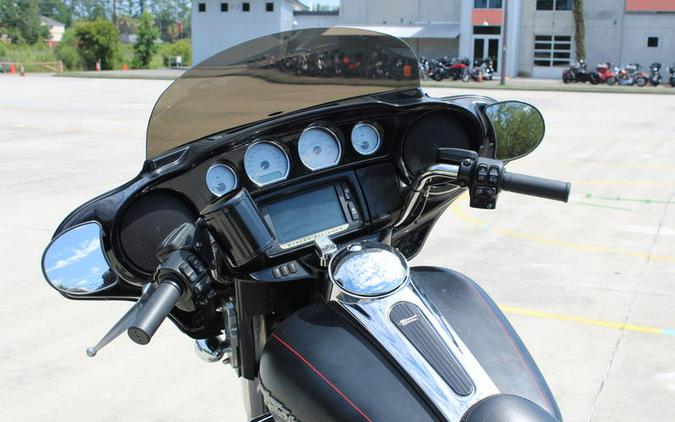 2014 Harley-Davidson® FLHXS - Street Glide® Special