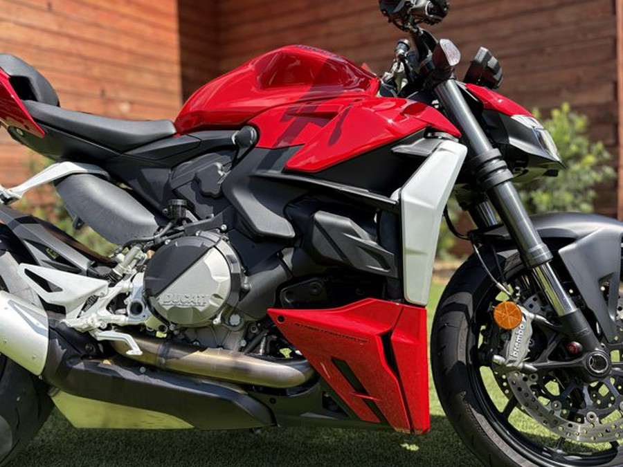 2023 Ducati STREETFIGHTER V2
