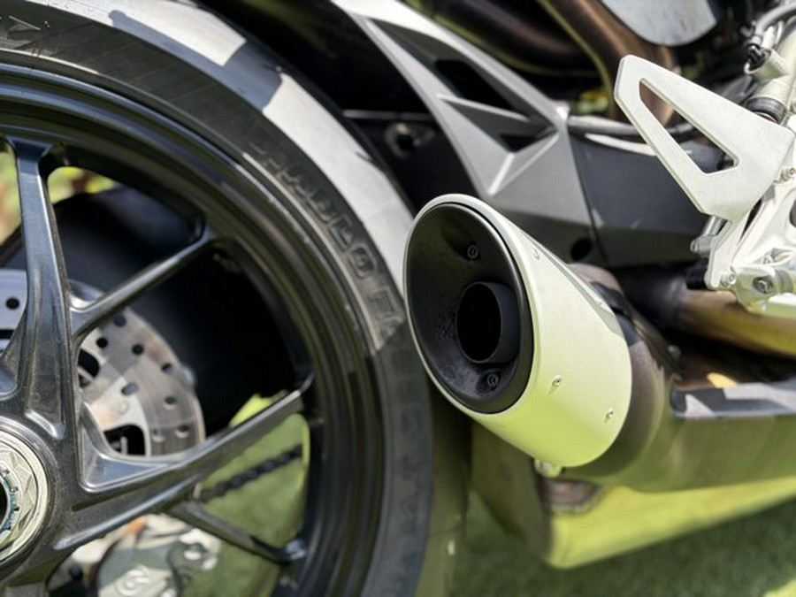 2023 Ducati STREETFIGHTER V2