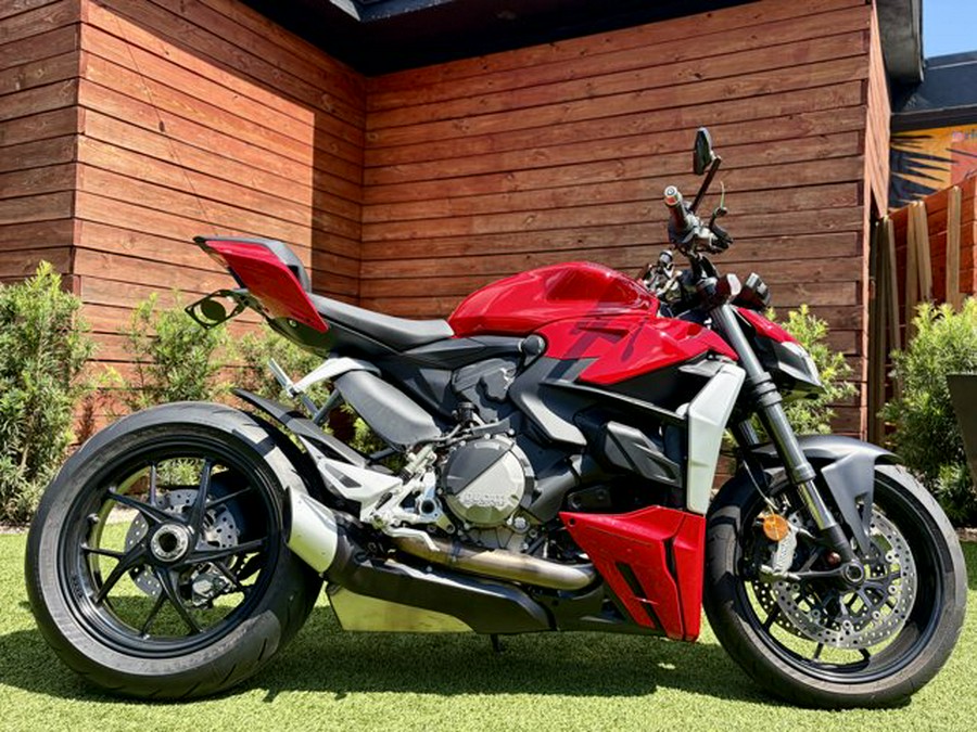 2023 Ducati STREETFIGHTER V2