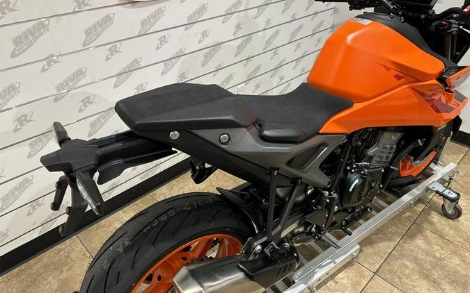 2024 KTM 990 Duke