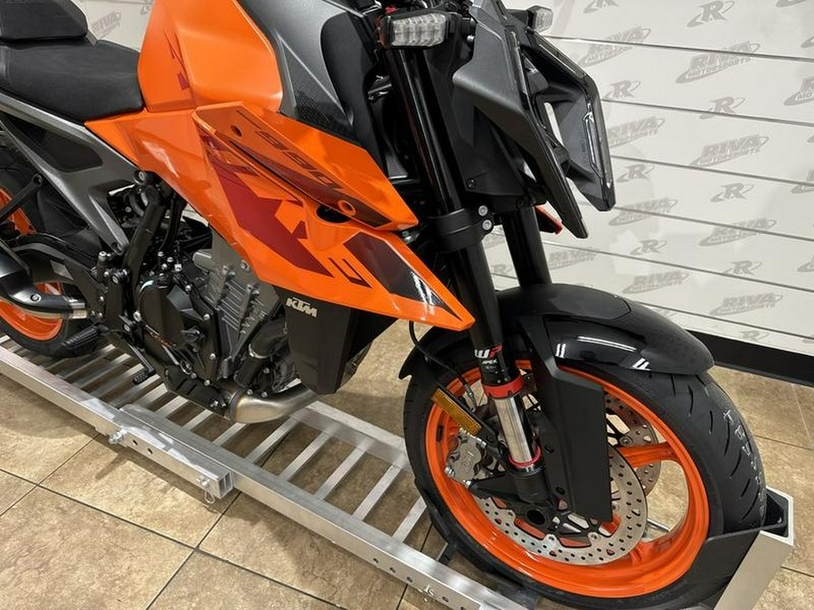 2024 KTM 990 Duke