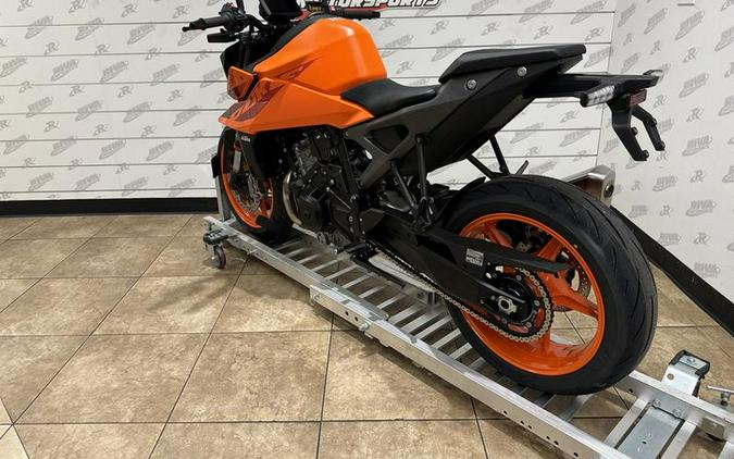 2024 KTM 990 Duke