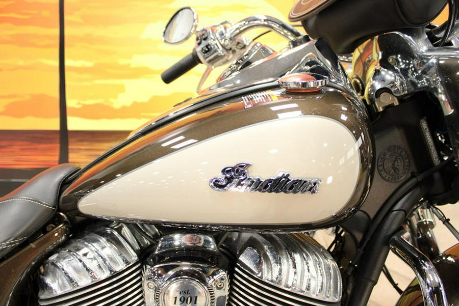2024 Indian Motorcycle® Springfield® Black Metallic/Titanium Metallic