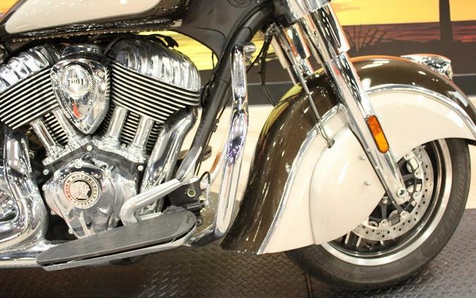 2024 Indian Motorcycle® Springfield® Black Metallic/Titanium Metallic