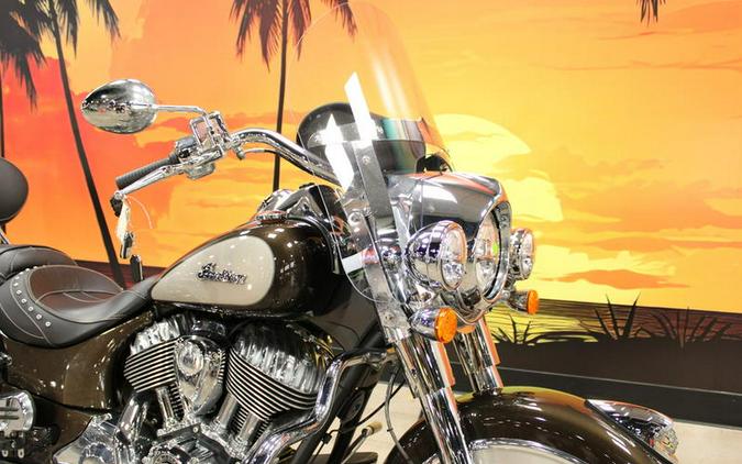2024 Indian Motorcycle® Springfield® Black Metallic/Titanium Metallic
