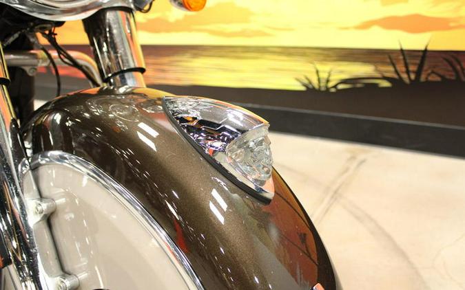 2024 Indian Motorcycle® Springfield® Black Metallic/Titanium Metallic