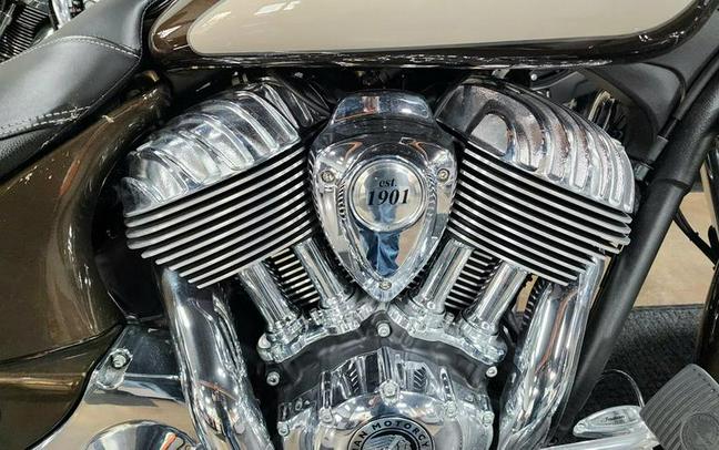 2024 Indian Motorcycle® Springfield® Black Metallic/Titanium Metallic