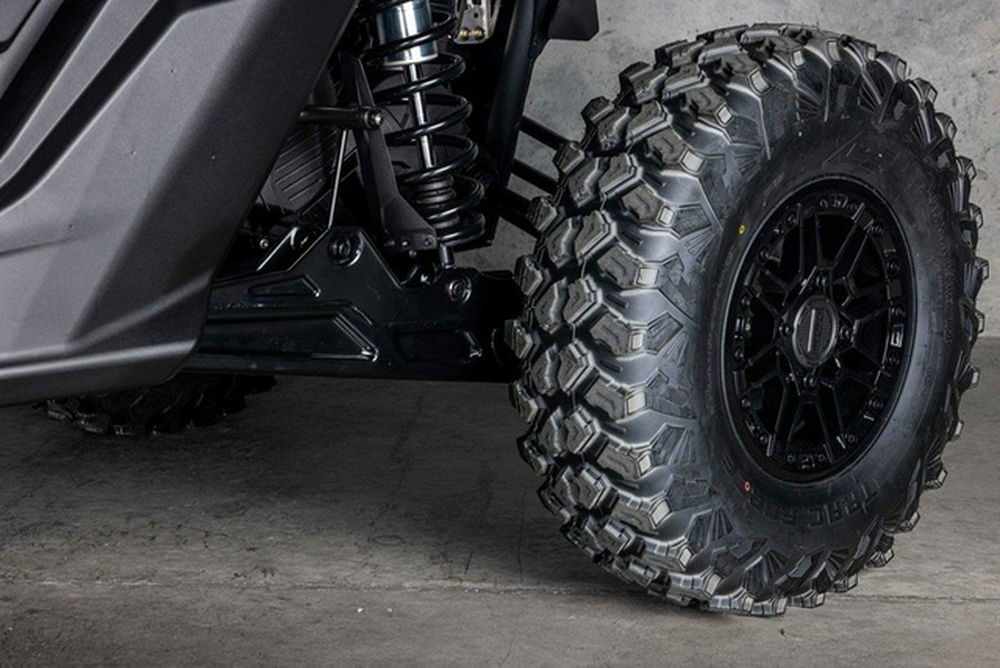 2026 Can-Am Maverick X3 Max X RS Turbo RR Triple Black_7.6 in.