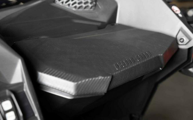 2026 Can-Am Maverick X3 Max X RS Turbo RR Triple Black_7.6 in.