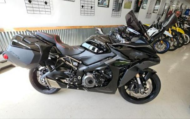 2022 Suzuki GSX-S1000GT+