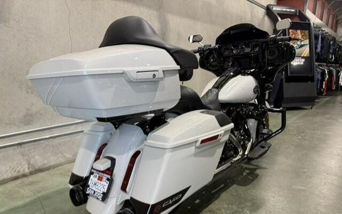FLHXSE 2020 CVO™ Street Glide®