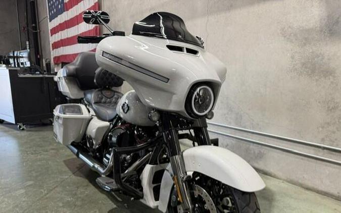 FLHXSE 2020 CVO™ Street Glide®