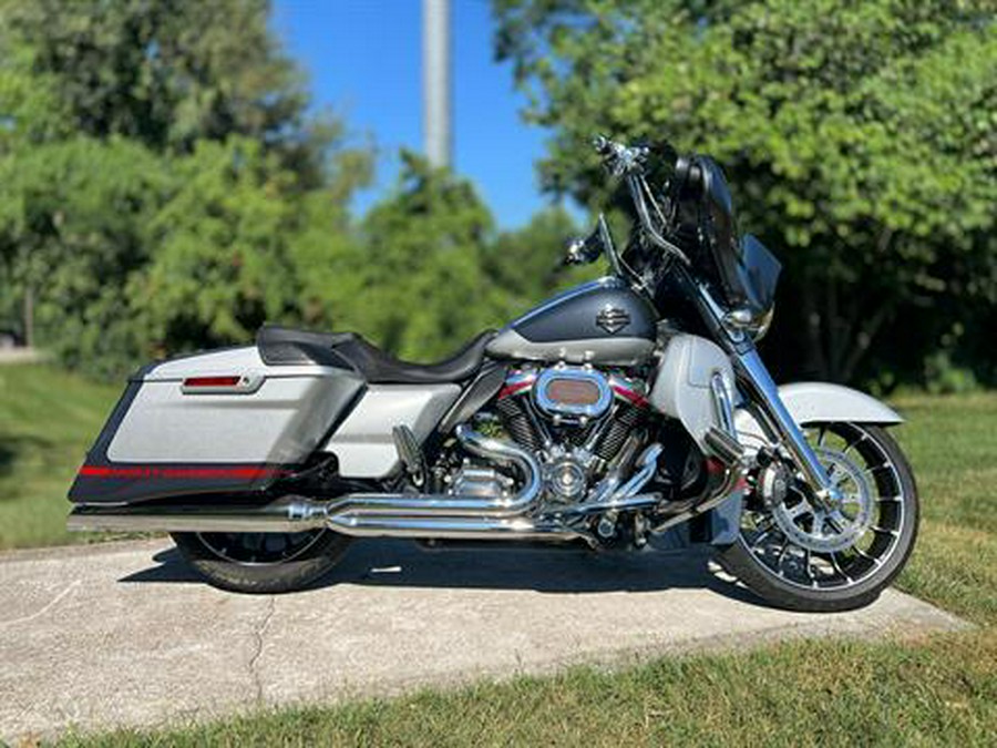 2019 Harley-Davidson CVO™ Street Glide®