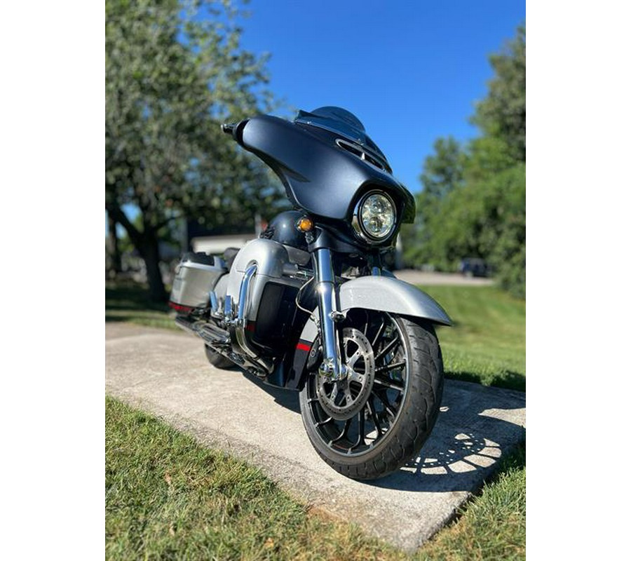 2019 Harley-Davidson CVO™ Street Glide®