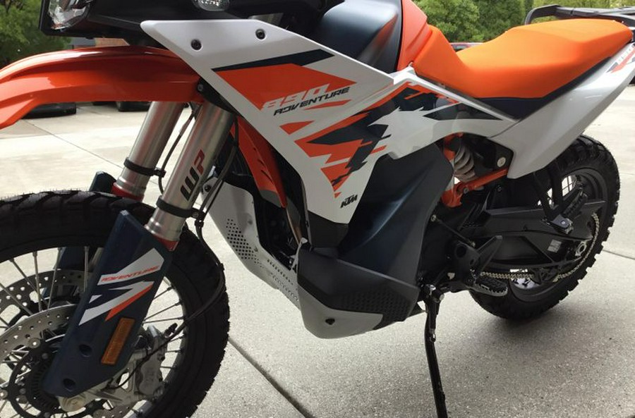 New 2025 KTM 890 Adventure R