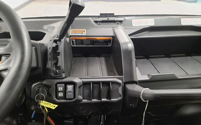 2025 Can-Am Defender MAX HD7