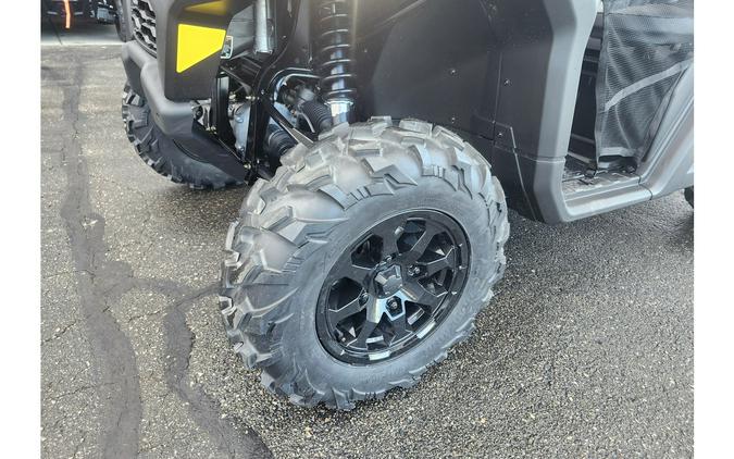 2026 Can-Am Defender 6x6 DPS