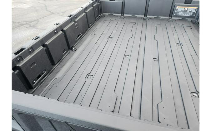 2026 Can-Am Defender 6x6 DPS