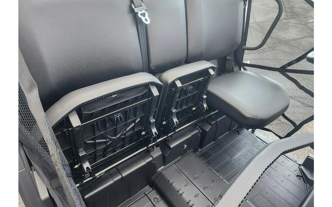 2026 Can-Am Defender 6x6 DPS