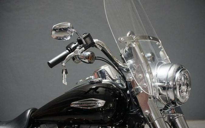 2013 Harley-Davidson® FLD - Dyna® Switchback™