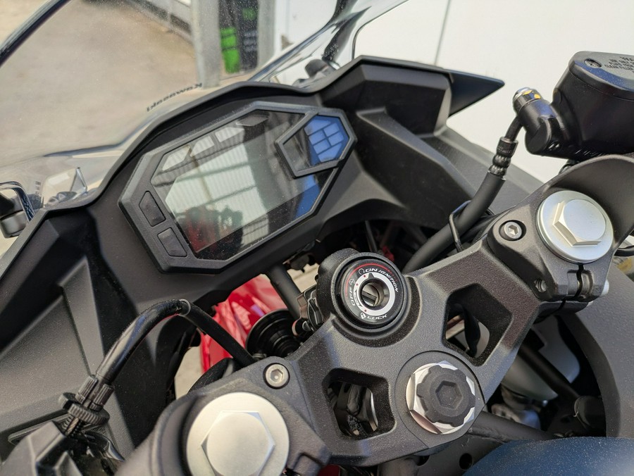 2026 Kawasaki Ninja® 500 ABS