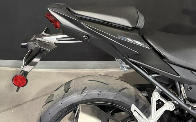 2026 Honda CB750 Hornet E-Clutch