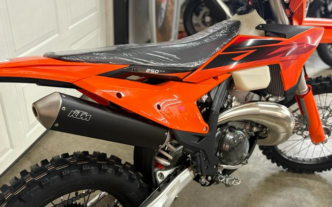 2027 KTM 250 XC-W